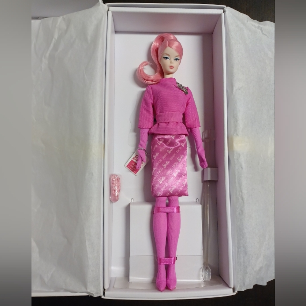 Barbie Signature Proudly Pink Genuine Silkstone Body Doll Mattel FXD50 KLL522 - Picture 4 of 16